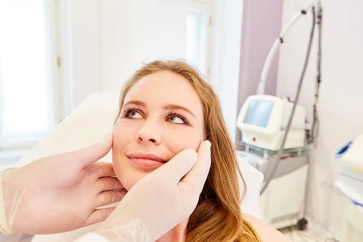 During the consultation, you can discuss your concerns, goals, and expectations with the provider and view before and after photos of previous patients who have undergone the procedure